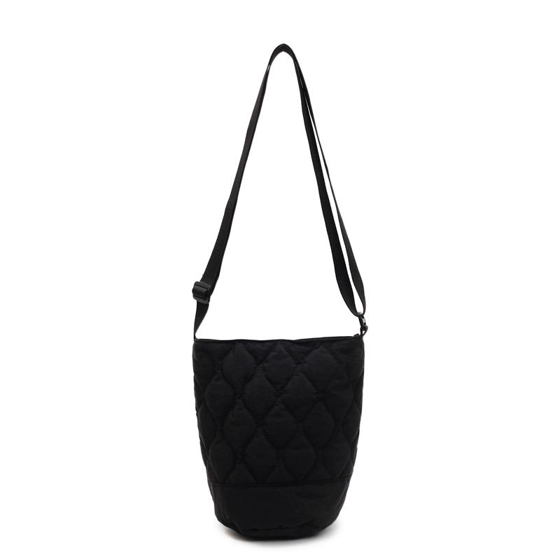 

Sewing Spring New Bucket Nyl Commuting Women s Bags Sale 2026 Fashi Thread Solid Zipper Versatile Women s Handbags чёрный