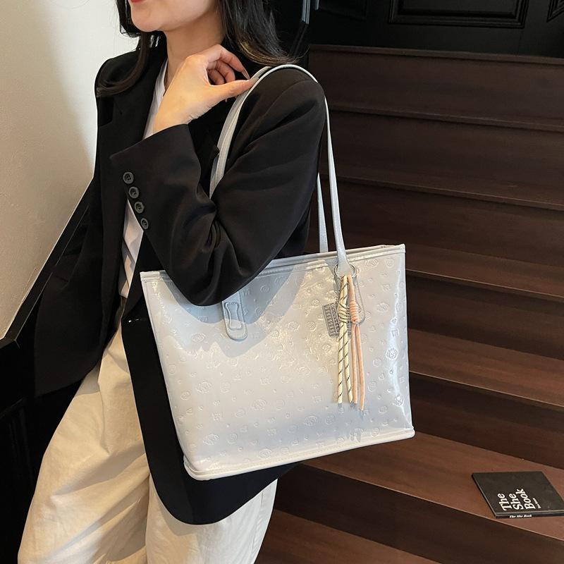 Premium Tasche Damen neue beliebte Mode Umhängetasche große Kapazität Tragetasche Pendlertasche