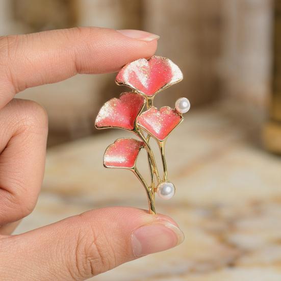 Brooch Pin Enamel Finish Imitation Pearls Ginkgo Leaf Design Zinc Alloy Pin with Gold-Plated Edges Suits Coats Sweaters Badge