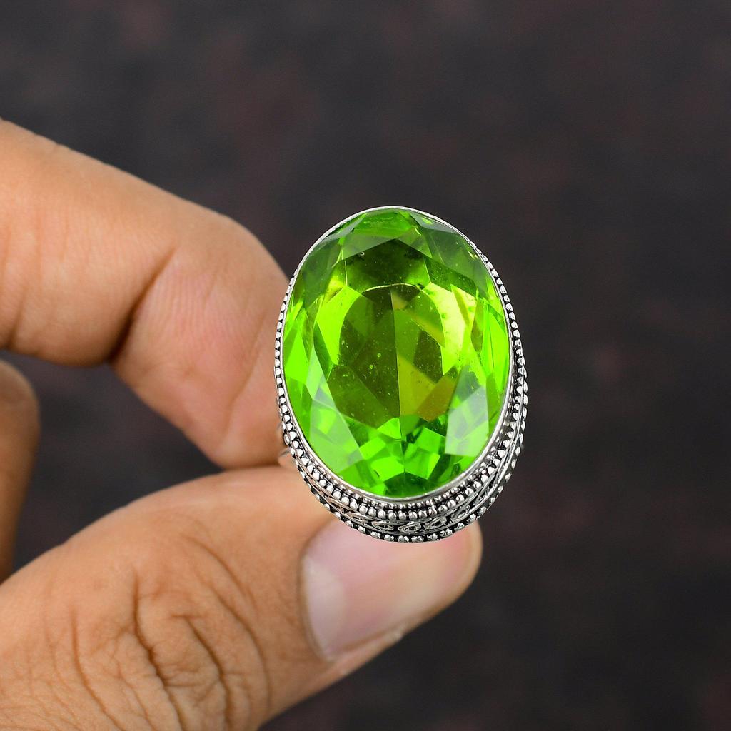 Facettierter Peridot Ring Handgefertigter Eleganter Schmuck 925 Sterlingsilber Ring Einzigartiger Vintage Ring Brandneuer Edelsteinschmuck Alle Größen verfügbar