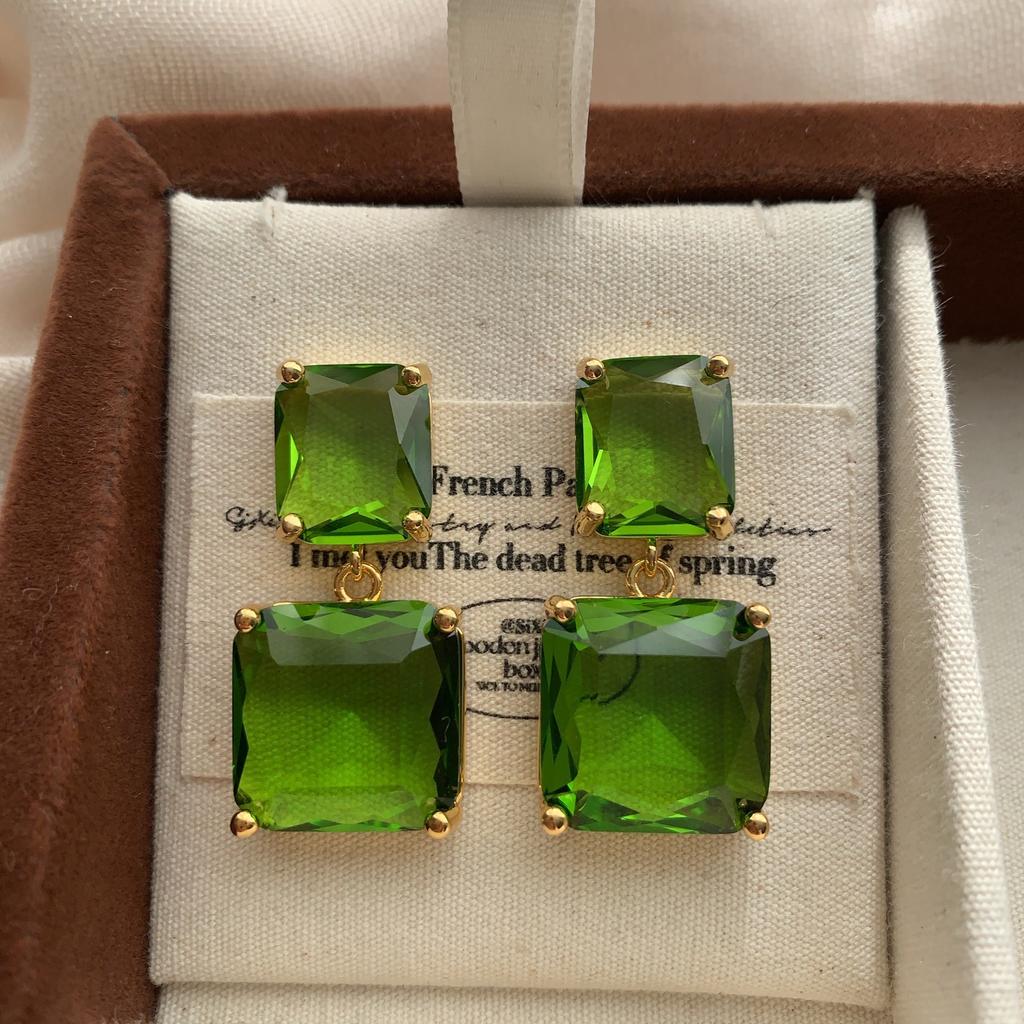 Double-layer Square Crystal Earrings, Earrings, Resin Translucent Niche Design, High-end Sense, Exquisite and Transparent Fashion Earrings.