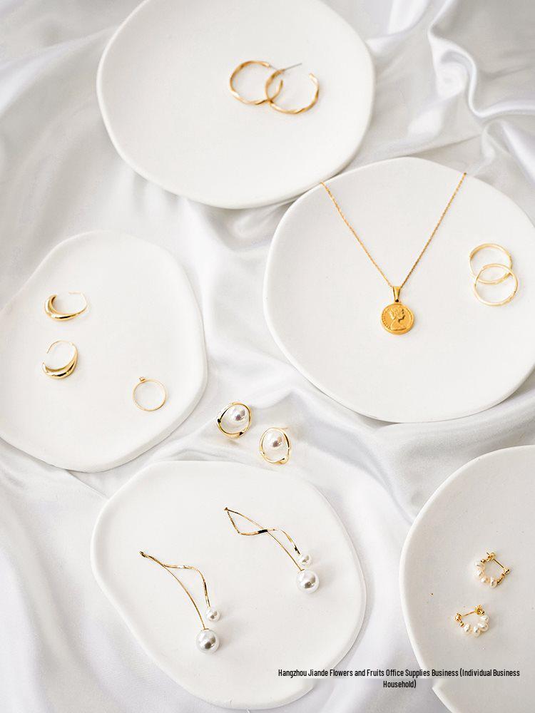 Creative Gypsum Disc Jewelry Props for Photography and Decoration