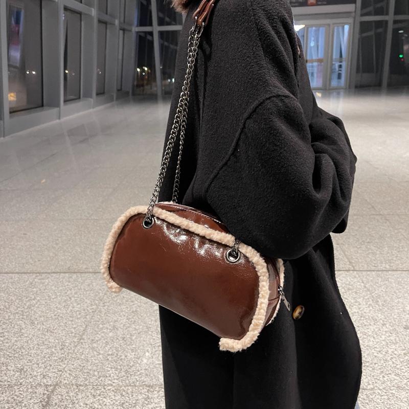 High Texture Fashion Plush Bag Women's 2025 New Foreign Style Versatile Single Shoulder Messenger Bag Lamb Wool Chain Bag Tide