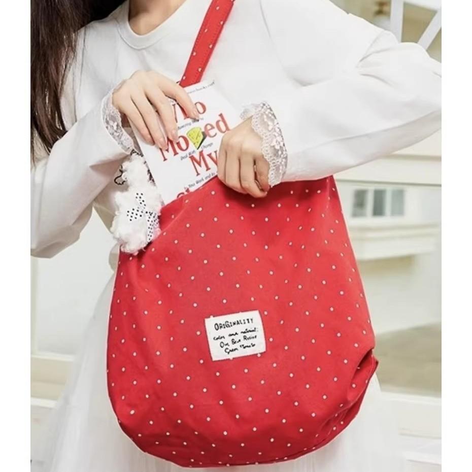 Einfache gepunktete Canvas-Tasche Neue Umhänge-Messenger-Tasche mit großem Fassungsvermögen Nischen-Pendler-Tragetasche