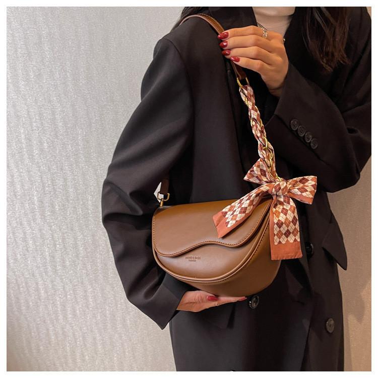 High-quality Minimalist Design Shoulder Bag 2023 Autumn Winter New Women's Bag Crossbody Bag Single Shoulder Underarm Saddle Bag