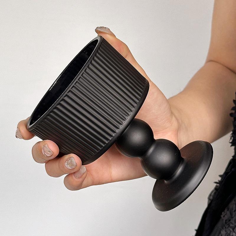 

Ретро-черная матовая стеклянная чашка в стиле Instagram, высококачественная чашка для красного вина, чашка для напитков, средневековая чашка на высоких ножках 200ml