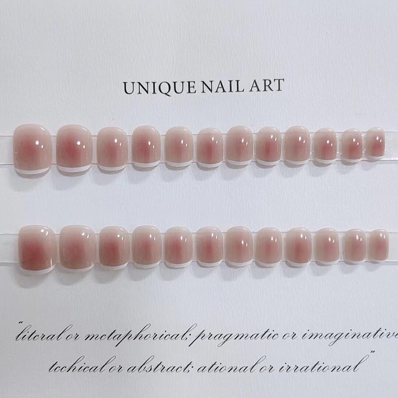 Trendy B471 Short Wearable Nail Tips With Charming Star Pattern Perfect For All Occasions