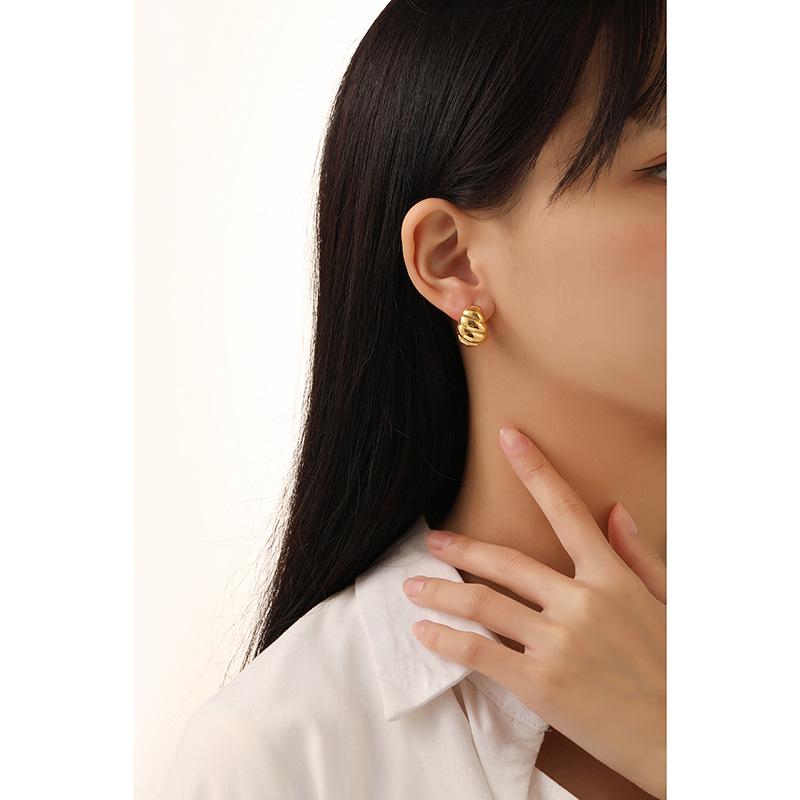 Elegant Minimalist Metal Croissant Earrings for Women: Luxury Simplicity with Smooth Design