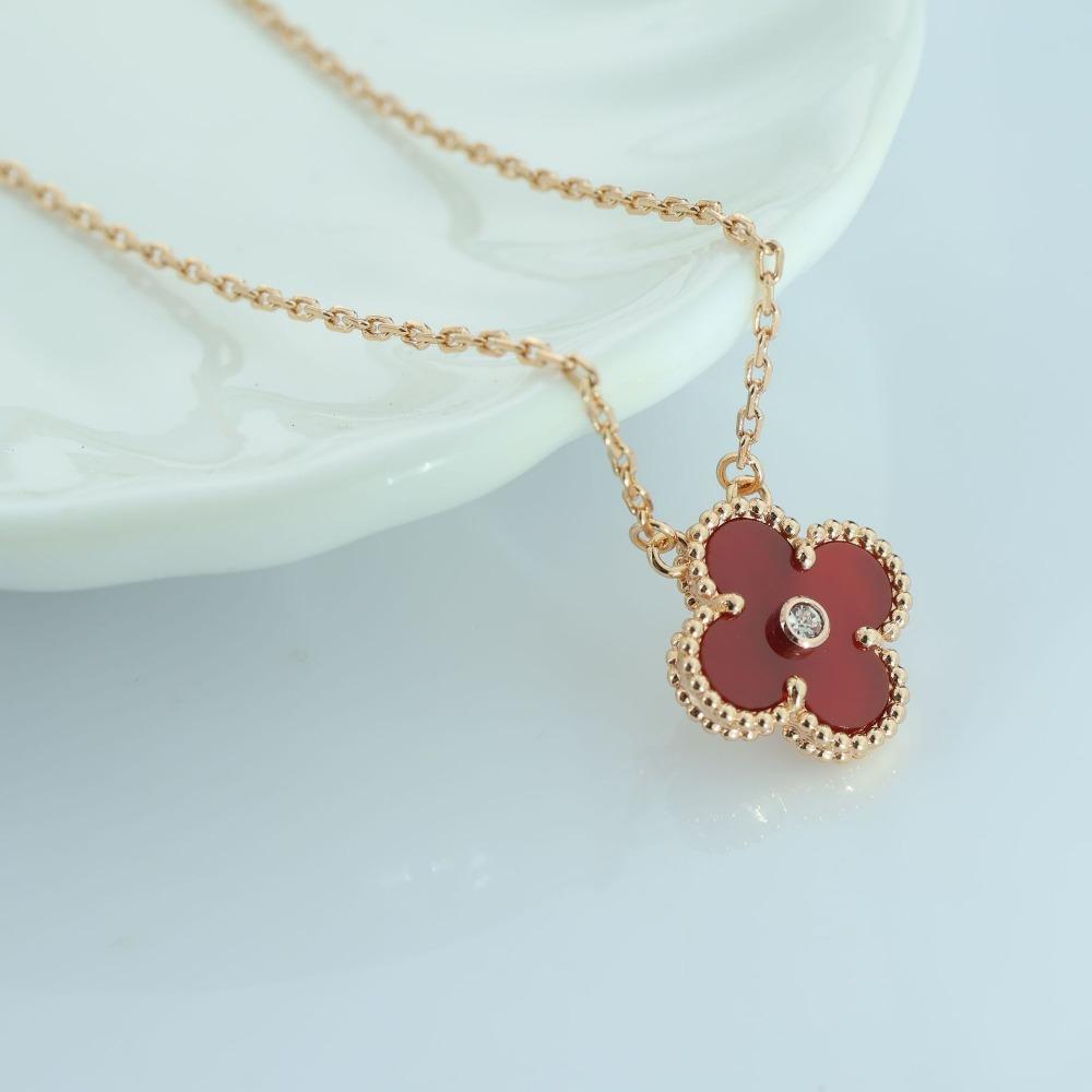 Four-leaf Clover Necklace Fashion Luxury Agate Chalcedony Women's Clavicle Chain Pendant