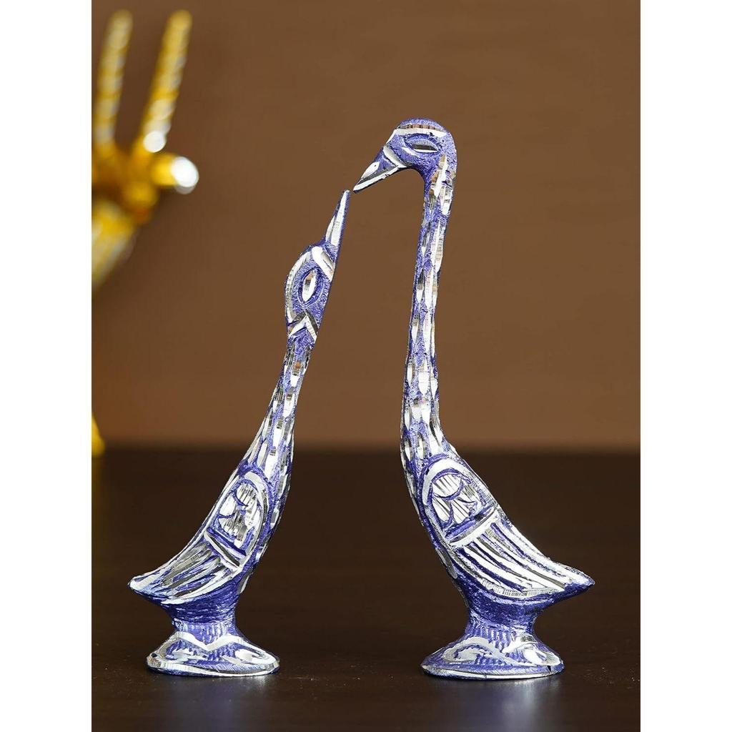 Kissing Swan Couple Handcrafted Decorative Figurine