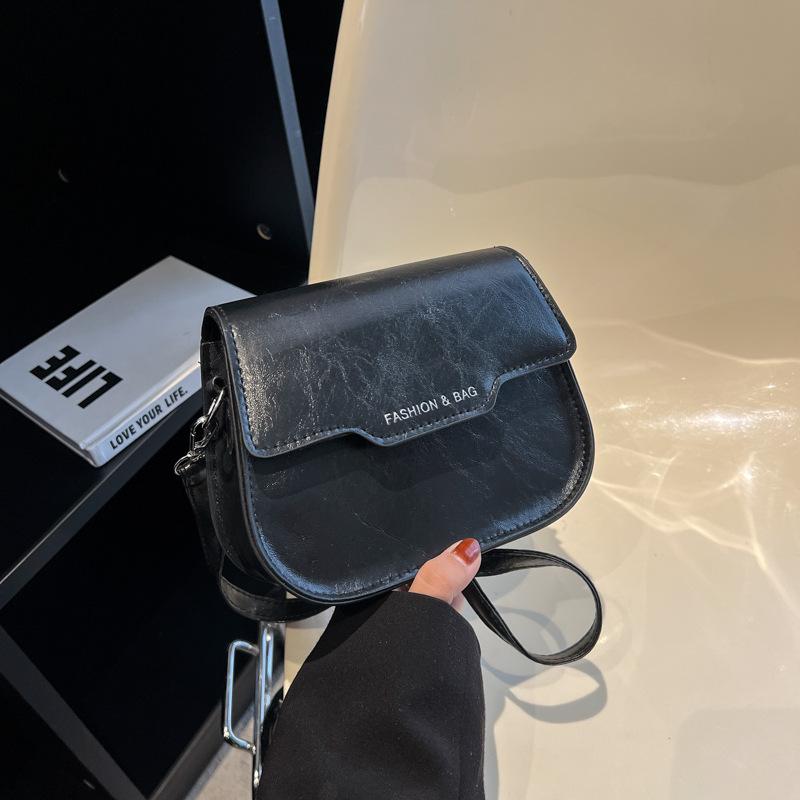 Trend small bag women's 2025 new fashion messenger bag solid color casual shoulder armpit small square bag