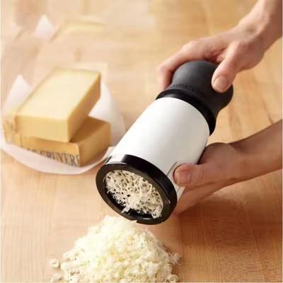 Küchenhelfer Butter Lebensmittelmühle Käsereibe Hobel Manueller rotierender Käsehacker mit 2 verschiedenen Reiben