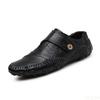 Nuevos zapatos casuales de cuero de gran tamaño para hombre, zapatillas de pasarela para exteriores, zapatos de conducción de tendencia de moda, zapatos de cuero de talla 47