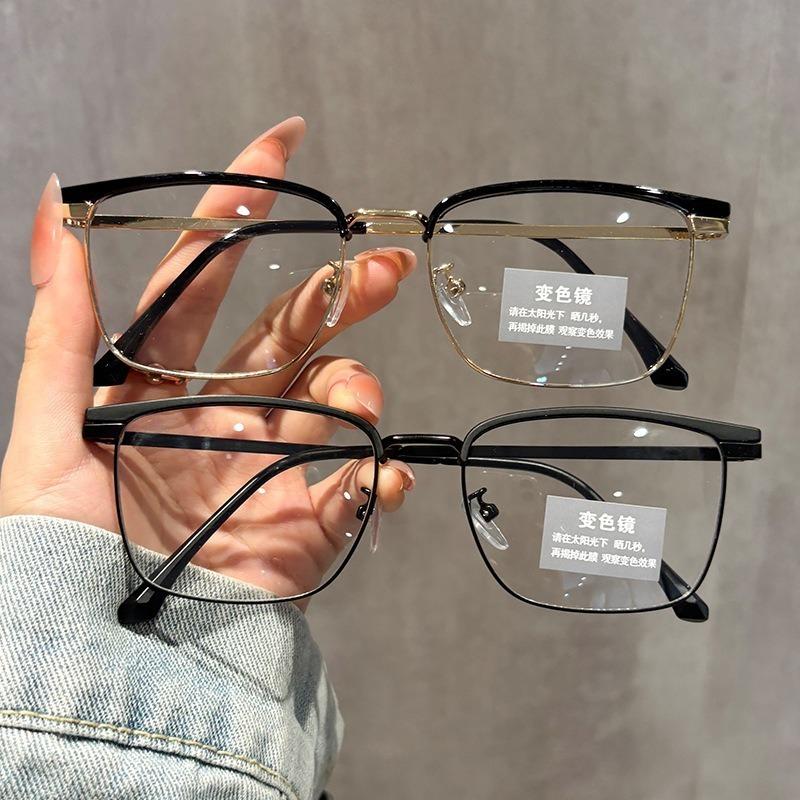 Retro Gray Anti Blue Light High-end Frame with Small Face Display and Posensitive Color Changing Glasses