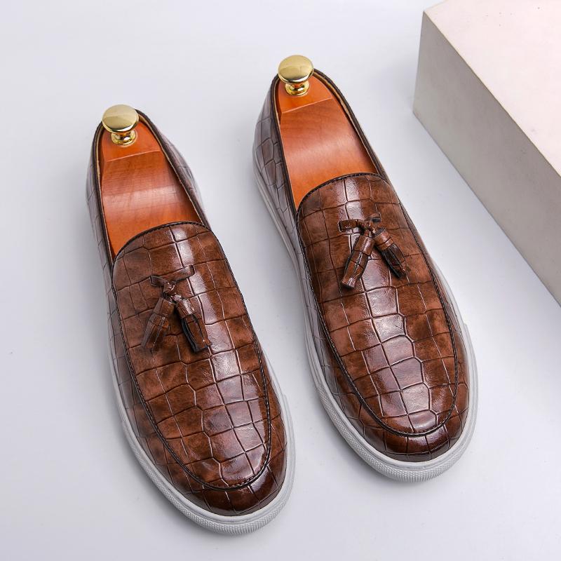 

Spring new trend large size board shoes men s foot leather shoes men s business casual board shoes Korean version of trend men s shoes 47 коричневий