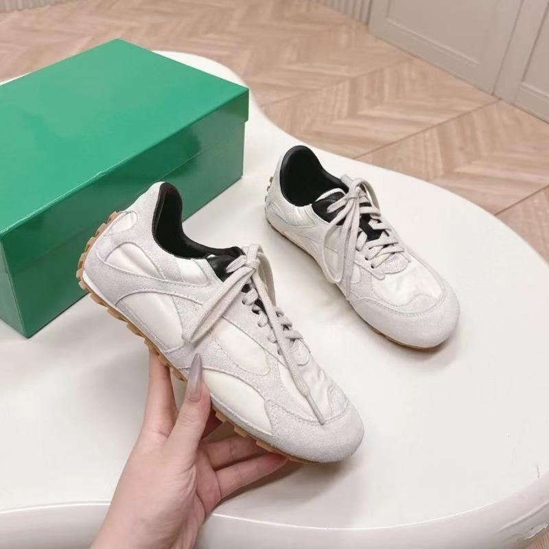 Inner heightening women's shoes new retro color matching breathable retro lightweight sports women