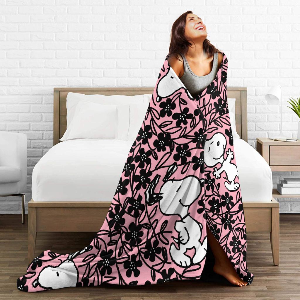 Snoopys Flower Vine Pattern Blanket Cover Flannel Super Warm Throw Blanket for Bedroom Sofa Bed Rug