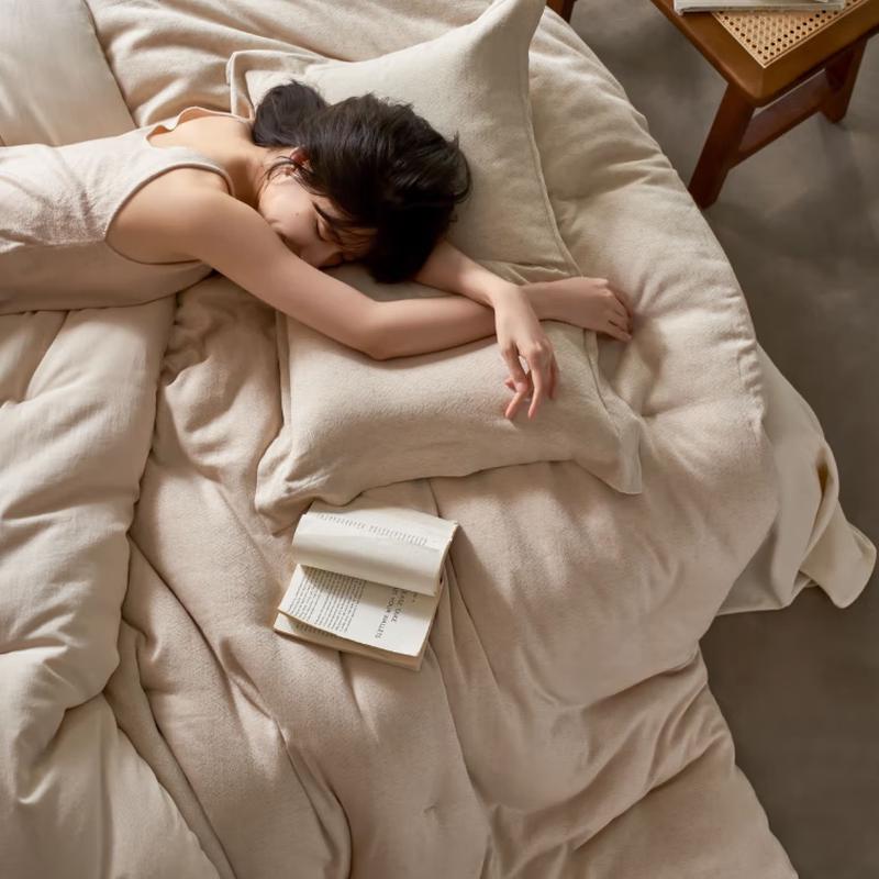 

AB 100% Cotton Jacquard Soy Fiber Blend Warm Comforter 220x240cm