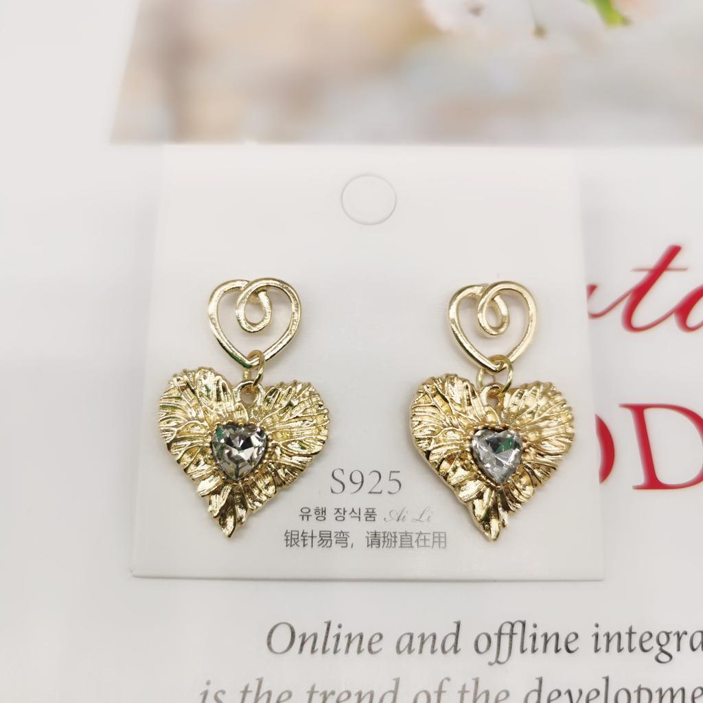Brincos de prata S925 com haste longa de coração duplo e franjas de diamante, formato de coração com cravação de diamantes, brincos de tarraxa para mulheres East Gate Love