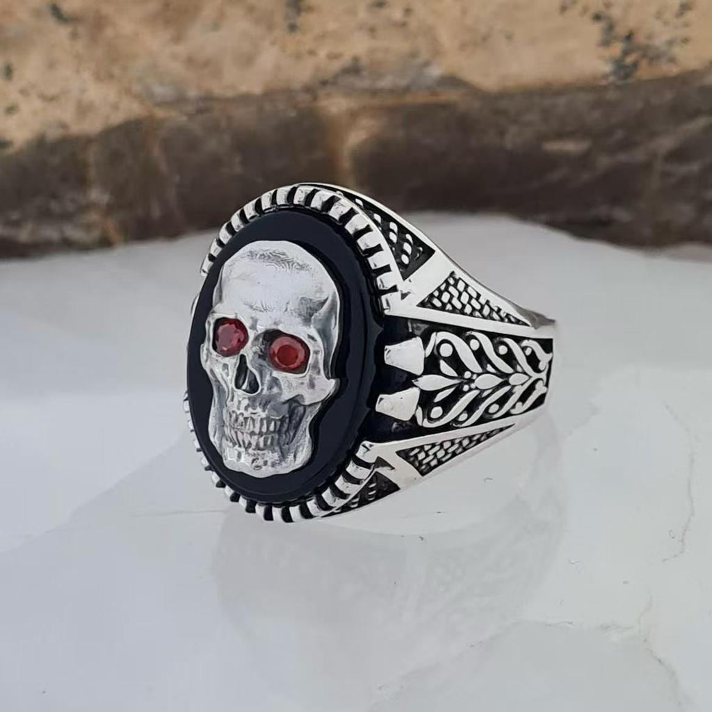 Men's Carved Skull Retro Ring - Super Eco-Friendly Alloy