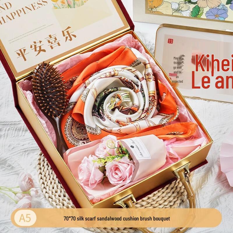 

Yishan Yisi Scarf, Comb & Flower Gift Set