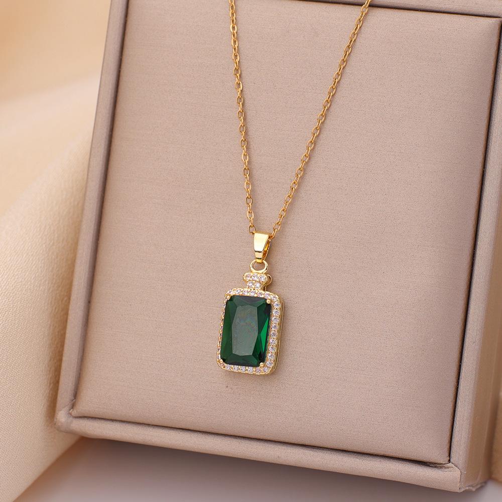 2025 Trendy Women's Titanium Steel Necklace - Non-fading, Light Luxury Collarbone Chain