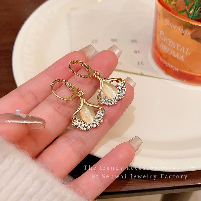 2025 Cat's Eye Stone Ginkgo Leaf Earrings: Unique, Luxurious & High-End Women's Ear Jewelry