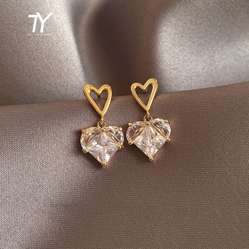 

2026 New Exclusive Luxury Small Peach Heart Drop Earrings For Woman Korean Fashion Jewelry Wedding Party Girl s Unusual Earrings WHITE
