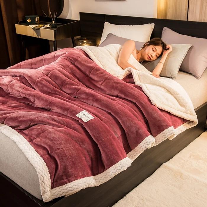 2025 Coral Fleece Autumn Winter Warm Blankets For Bed 3 Layers Thicken Flannel Blanket Quilt Soft Comfortable Warmth Quilts