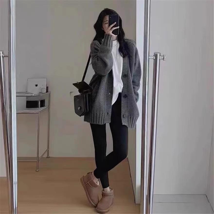 Women's Retro V-Neck Pure Wool Cardigan - Heavyweight, Mid-Length, Loose Fit Sweater