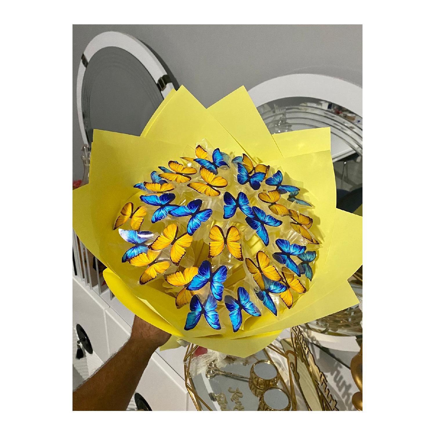 

Yellow Navy Blue Butterfly Bouquet (led) жёлтый