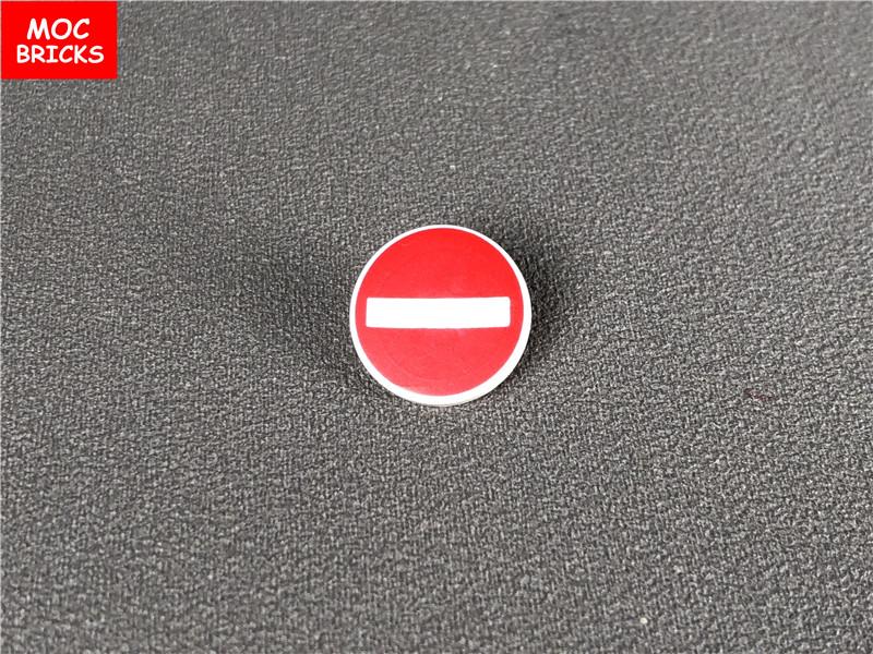 Non-Toxic 50Pcs/Lot Road Sign With Clip-On Stop Bus Station Thoroughfare Construction Worker Building Blocks Figure Diy Toys Kids Gifts