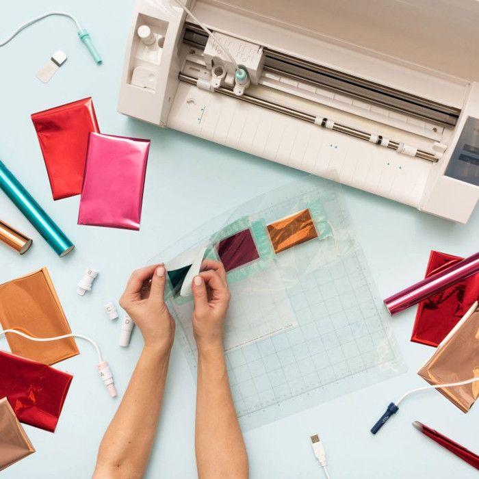 Rolka folii - We R Memory Keepers - Miedziana - 30,5 x 244 cm - Aktywowana ciepłem - 16 dostępnych kolorów