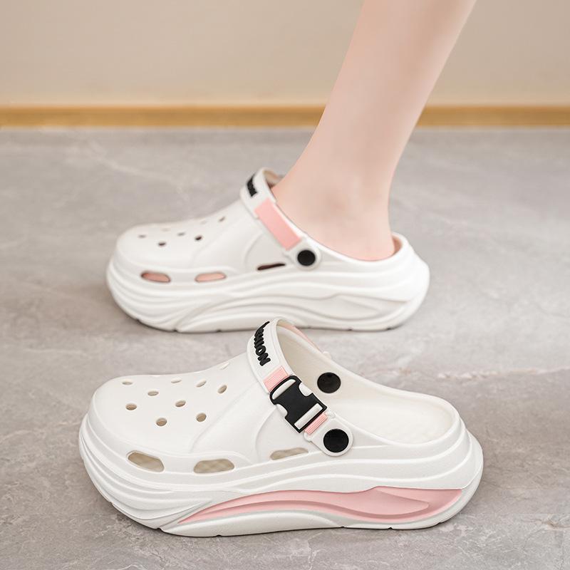 

Hole shoes women s 2025 summer new outer wear versatile non-slip Korean version casual non-slip breathable niche bag head sandals 35