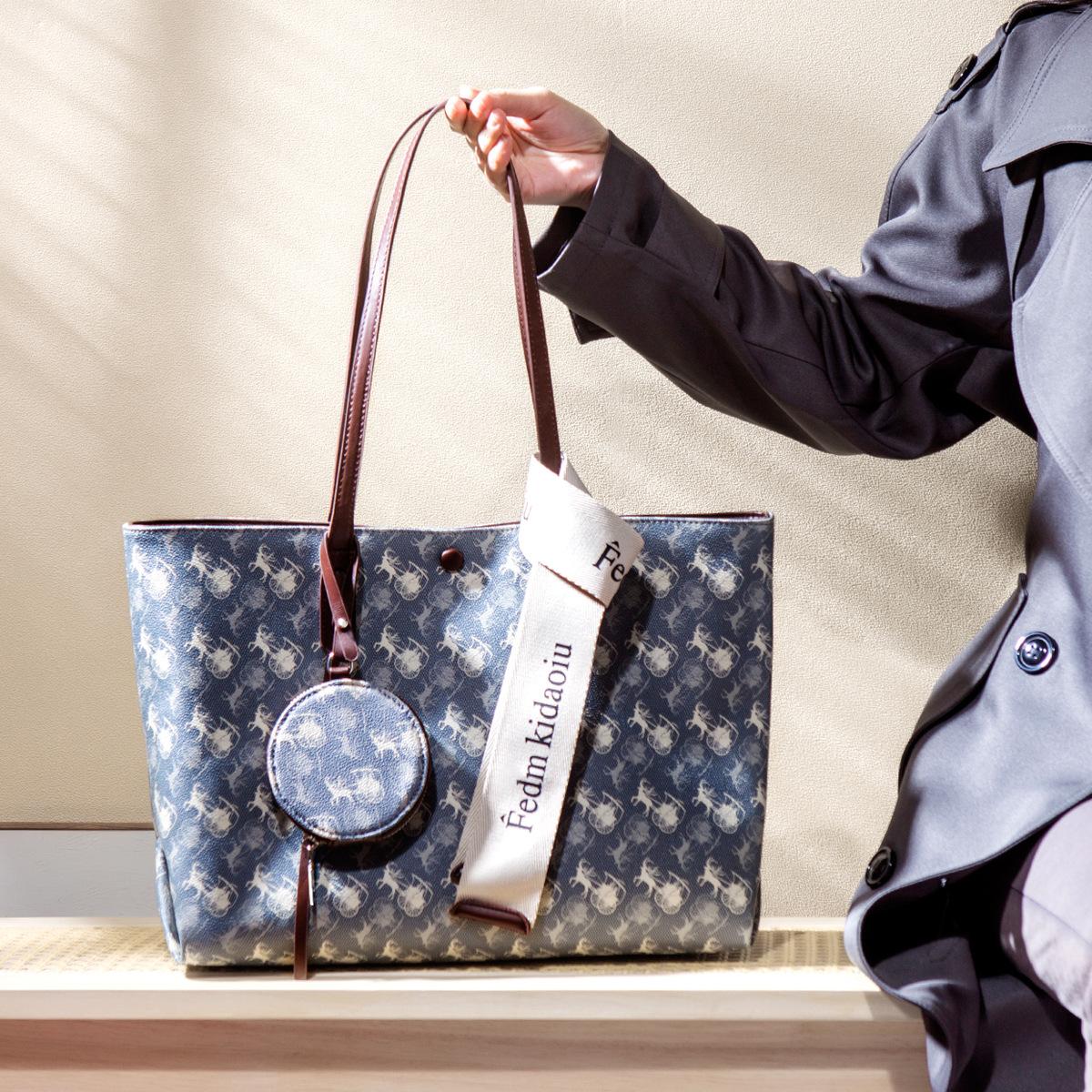 Spring Commuter Big Bag Fashionable Large Capacity Shoulder Underarm Tote Bag Fashionable Versatile Bag синий