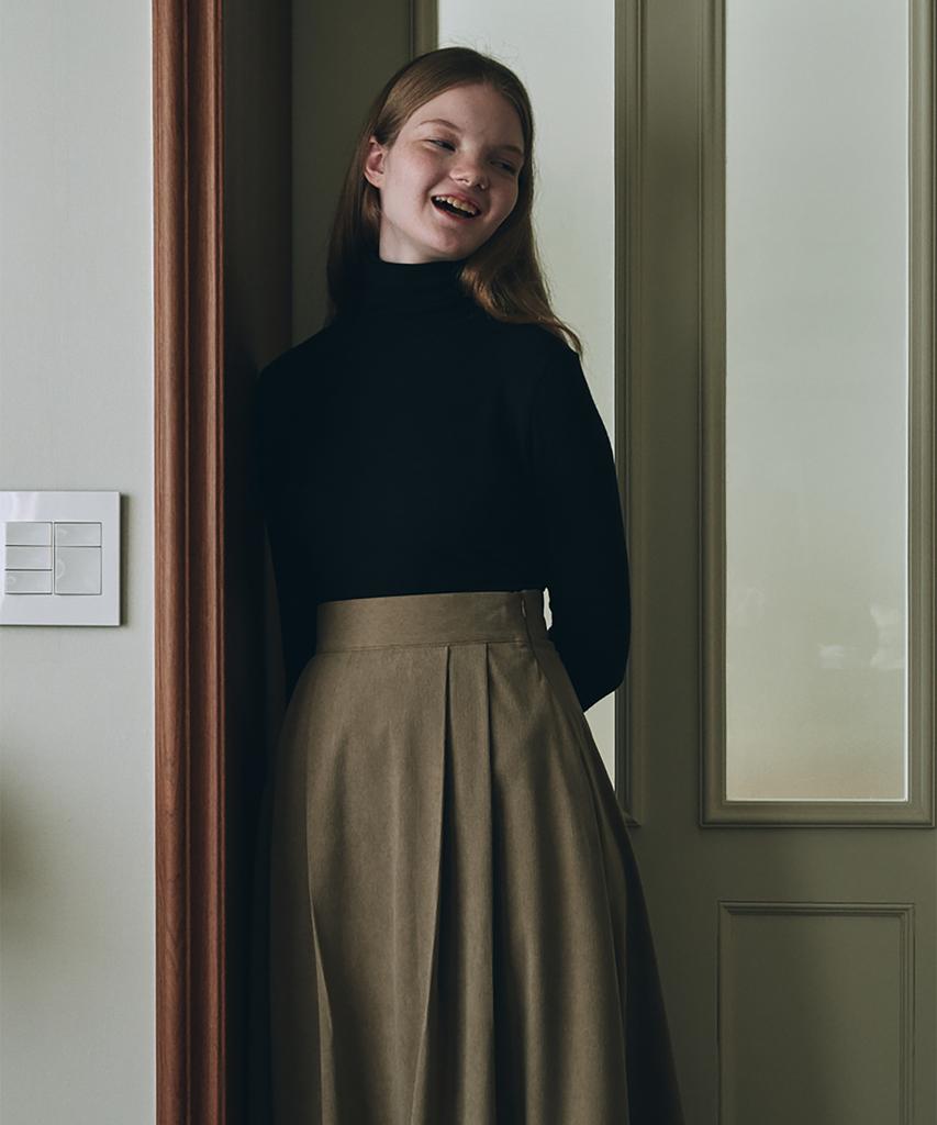 Roeil Mild Corduroy Pintuck Skirt - Khaki Beige
