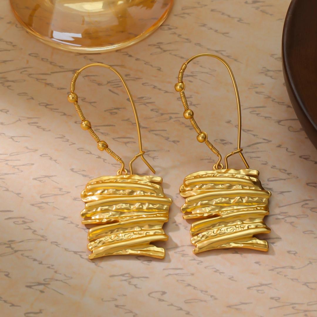 Vintage Western Retro Design With Irregular Wrinkled Texture Earrings Copper Plated Real Gold Fashionable Women s