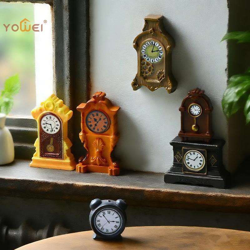 Vintage European Wall Clock, 1/8Pcs Dollhouse Miniature 1:12 Model Furnishing Decor Toy