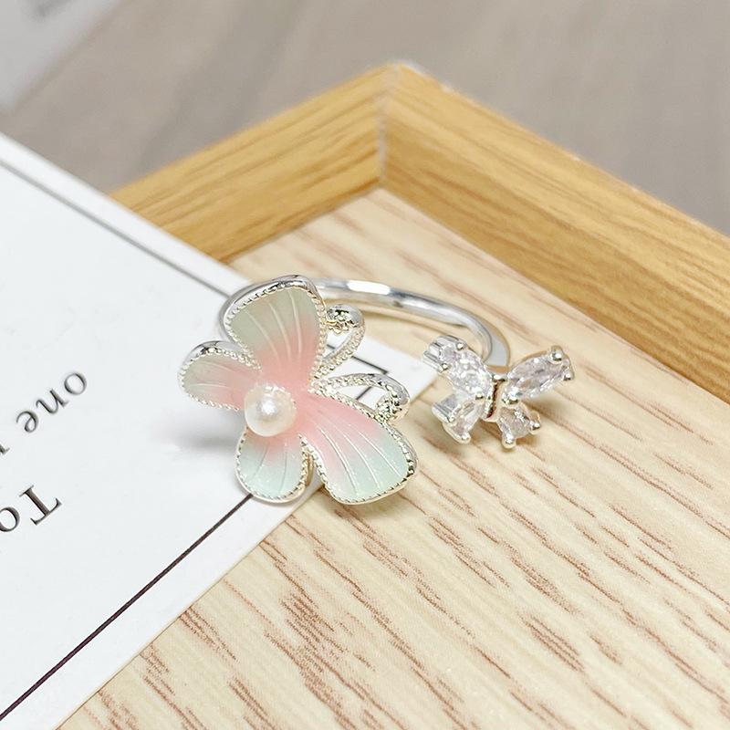 Süßer Altersreduzierender Weißer Rosa Emaille Schmetterling Blume Öffnungsring Superfairy Gestapeltes Tragen Mode Nische Zeigefingerring