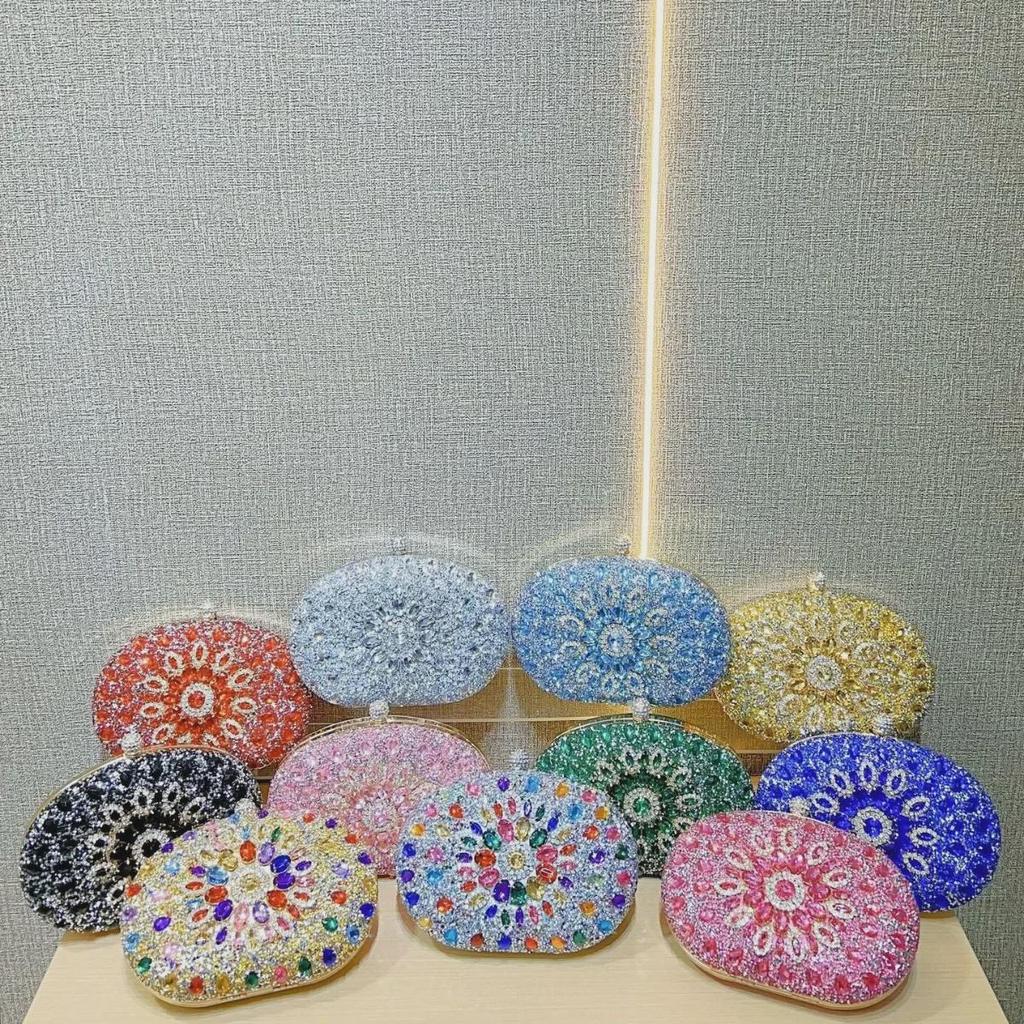 Europäische und amerikanische Retro-Clutch mit Diamanten: Elegante Prinzessinnen-Handtasche für Bar, KTV-Party oder Abendessen.