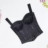 Corsés, ropa de mujer moderna y elegante