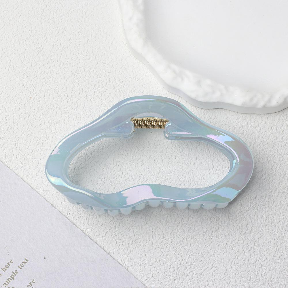 Korean Versatile Shiny Claw Clip: High-End Hair Accessory for Women