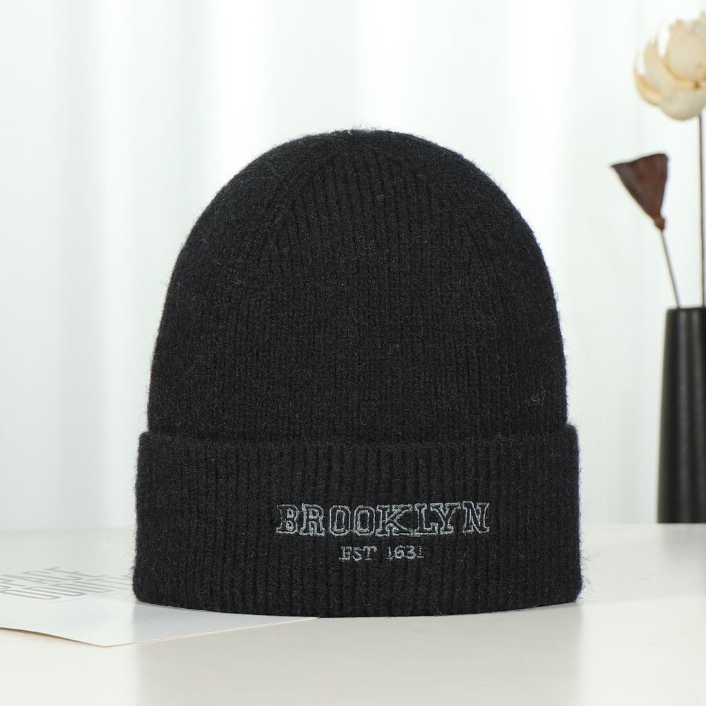 Autumn and Winter Couple Knitted Hats with Embroidered Letters Outdoor Cycling Warm Knitted Hats