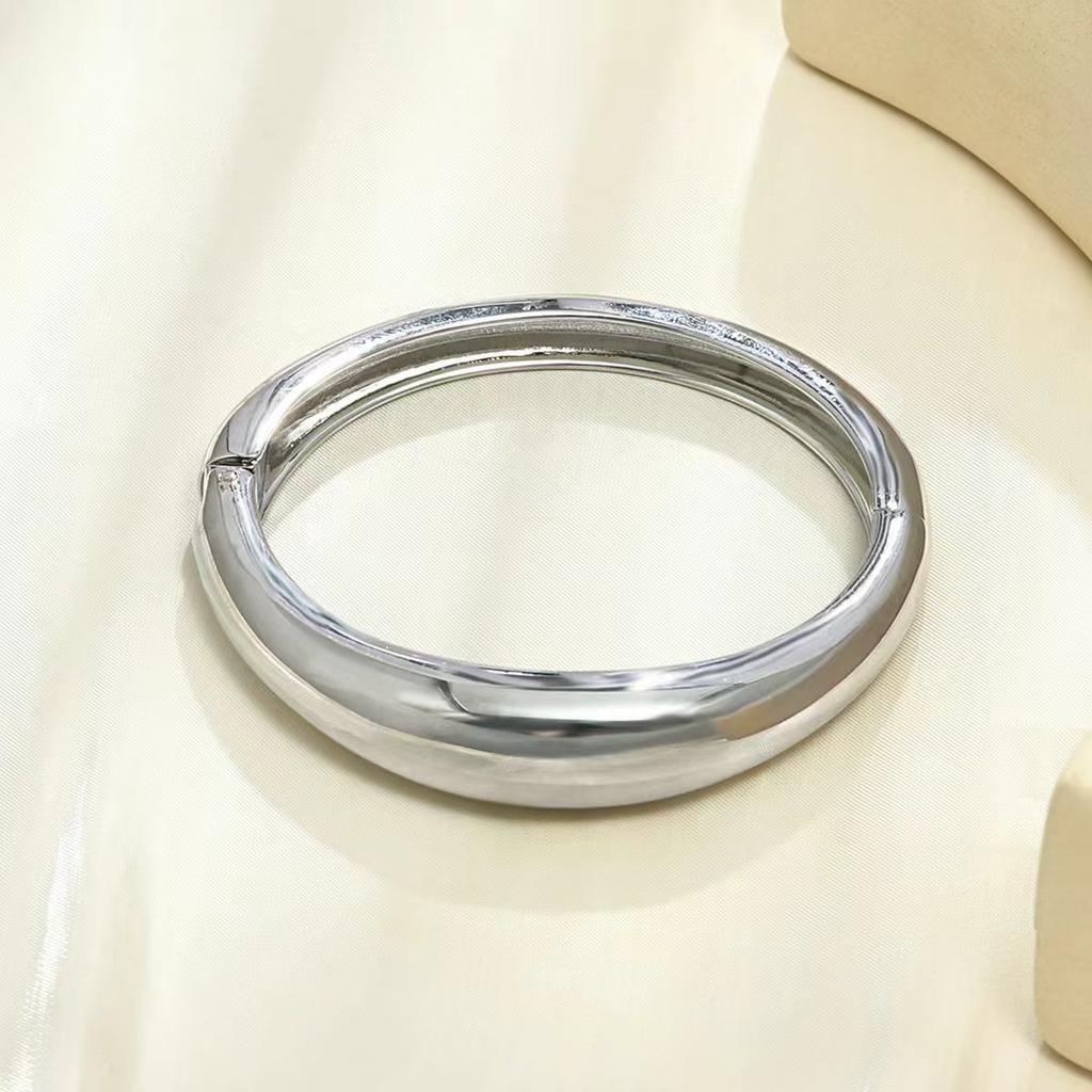 Bracelet INS Minimalist Irregular Wave Jewelry Metal Glossy Bracelet Ladies Jewelry