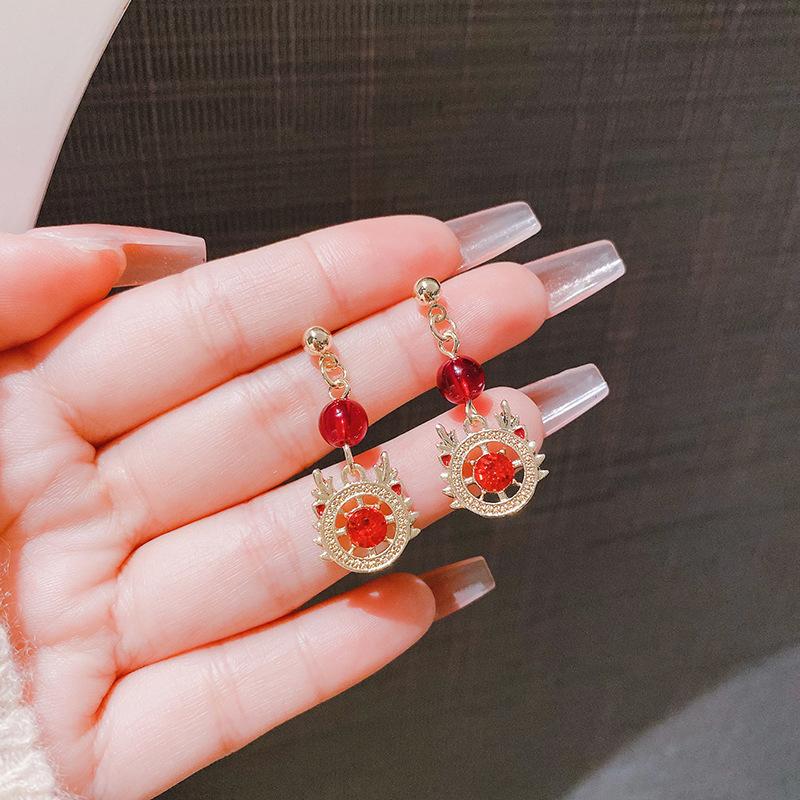 Dragon Retro Red Niche Design High-end Stud Earrings Light Luxury Fashion Chinese Style Temperament Versatile Ear Jewelry