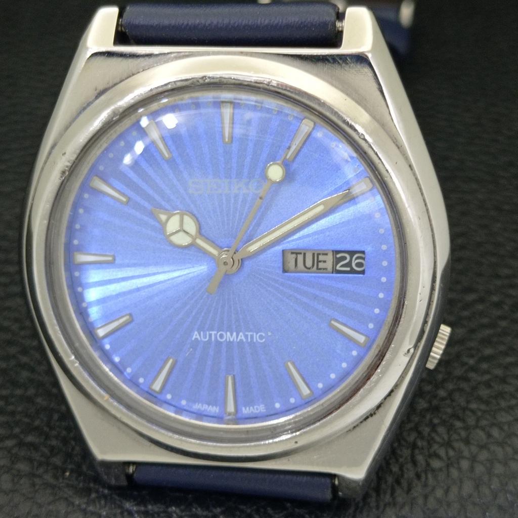 AUTOMATIC 7009A VINTAGE SEIKO JAPAN MENS SKY BLUE COLOR DIAL WATCH A701455-5 R206b-a701455