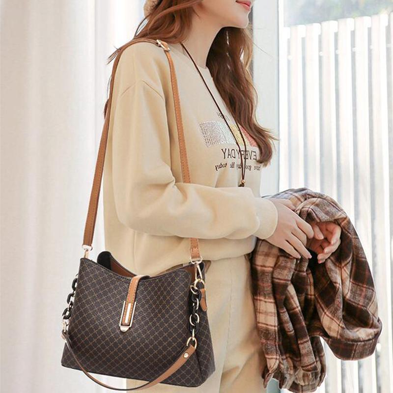 Fashion Women Bucket Crossbody Bag Vintage Tassel Designer Messenger Bag High Quality PU Leather Shoulder Bag Simple Handbag
