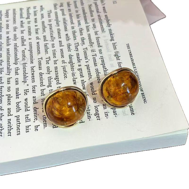 Gradient Amber Maillard Round Stud Earrings for Women - Unique High-End Ear Jewelry