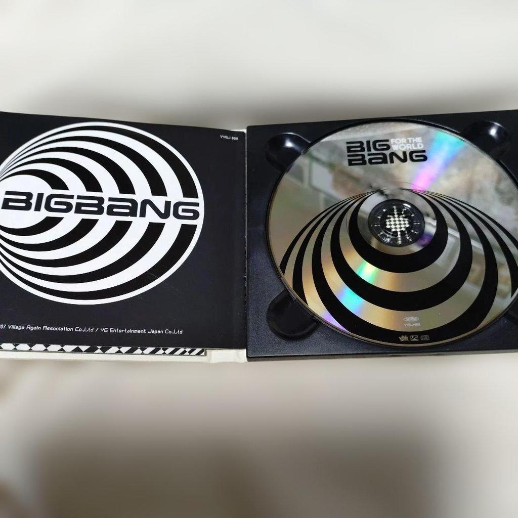 [USED] BIGBANG CD hologram design