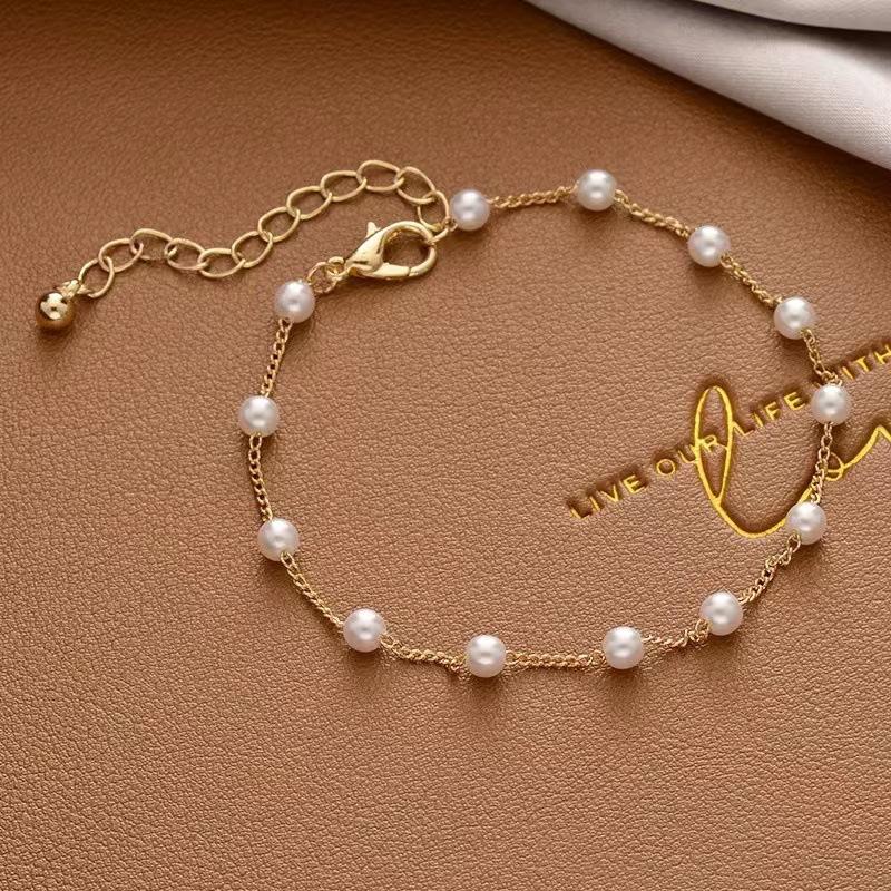 A Simple and Elegant Women's Imitation Pearl Bracelet, Gold Bead Necklace, Gothic Bracelet, Fashion Gift Jewelry
